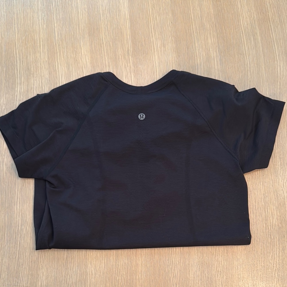 lululemon athletica Black Short Sleeve Tee